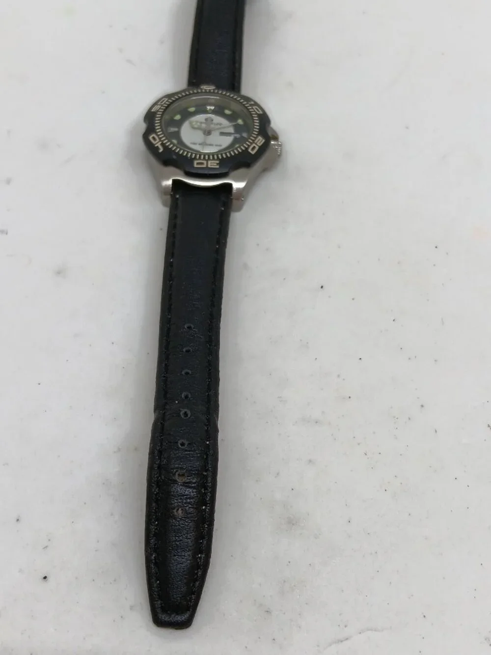 VINTAGE 1990s Freestyle Betty Shark X77601 Women's 30mm Quartz Day / Date Watch